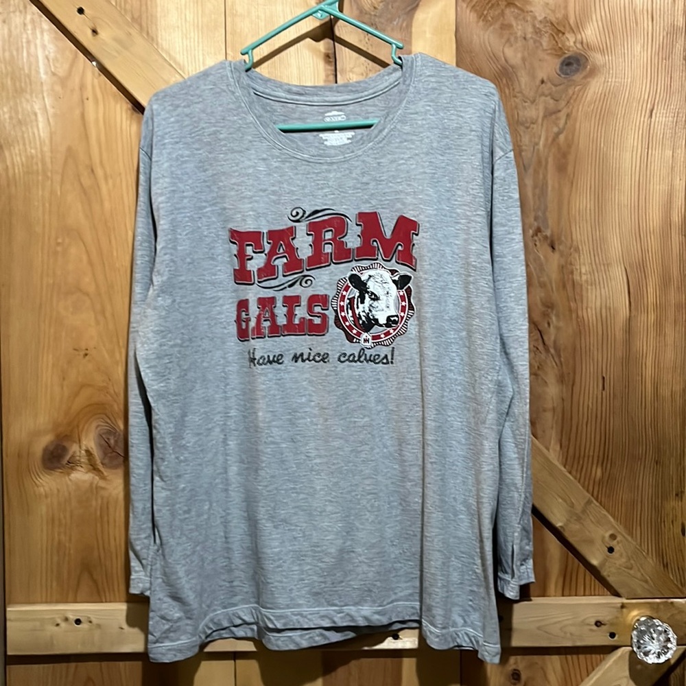 Case women’s XL gray long sleeve crew neck tee shirt Farm Gals Have nice caves
